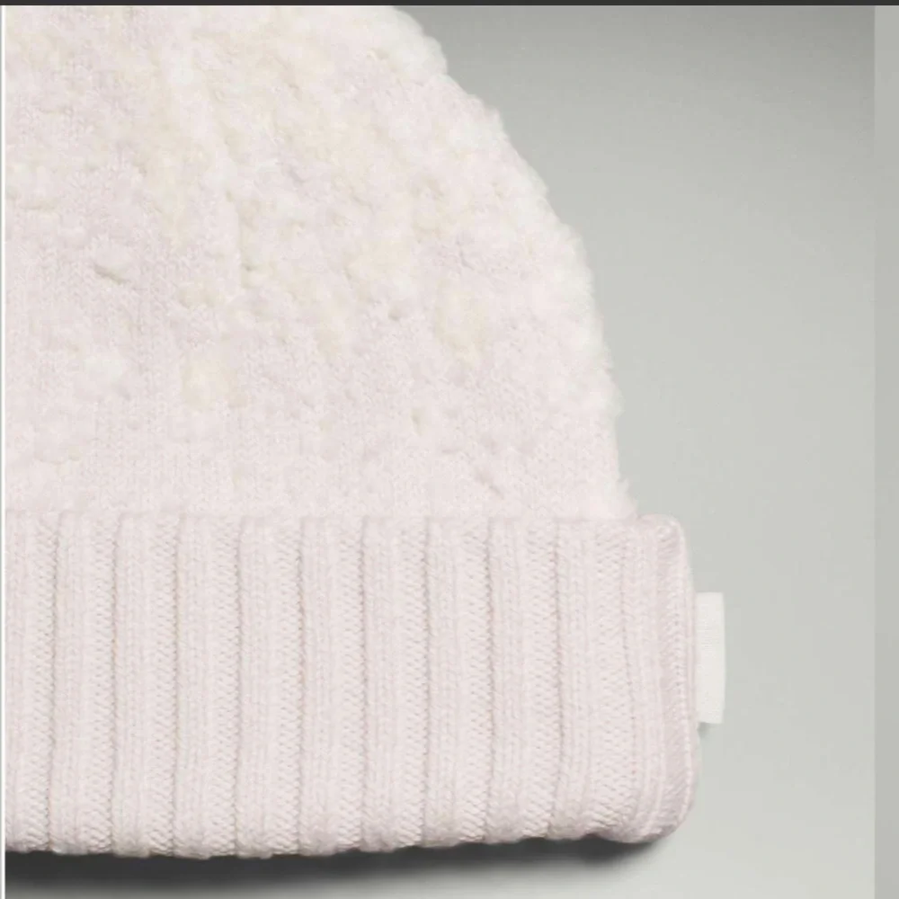 Lululemon Ombré knit textured Beanie Bone/White Opal - Picture 9 of 10